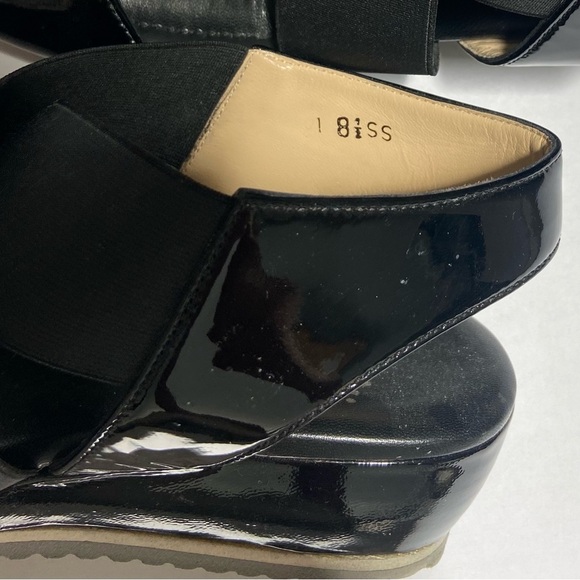 Amalfi Black Patent Sandals with Elastic Crisscross Straps and Slingback 8 1/2 N - Picture 3 of 5